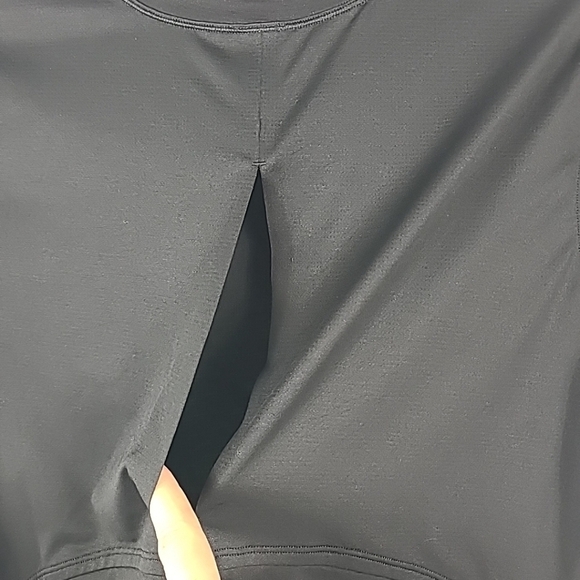 NEW Lululemon Ultralight Reflective Running Tee Shirt Graffic Black Size 4 NWOT - Picture 6 of 6